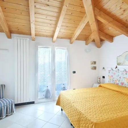 Holiday home The Gelsi House *