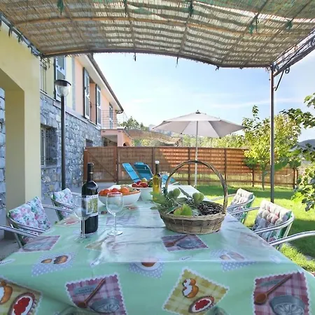 Holiday home The Gelsi House *